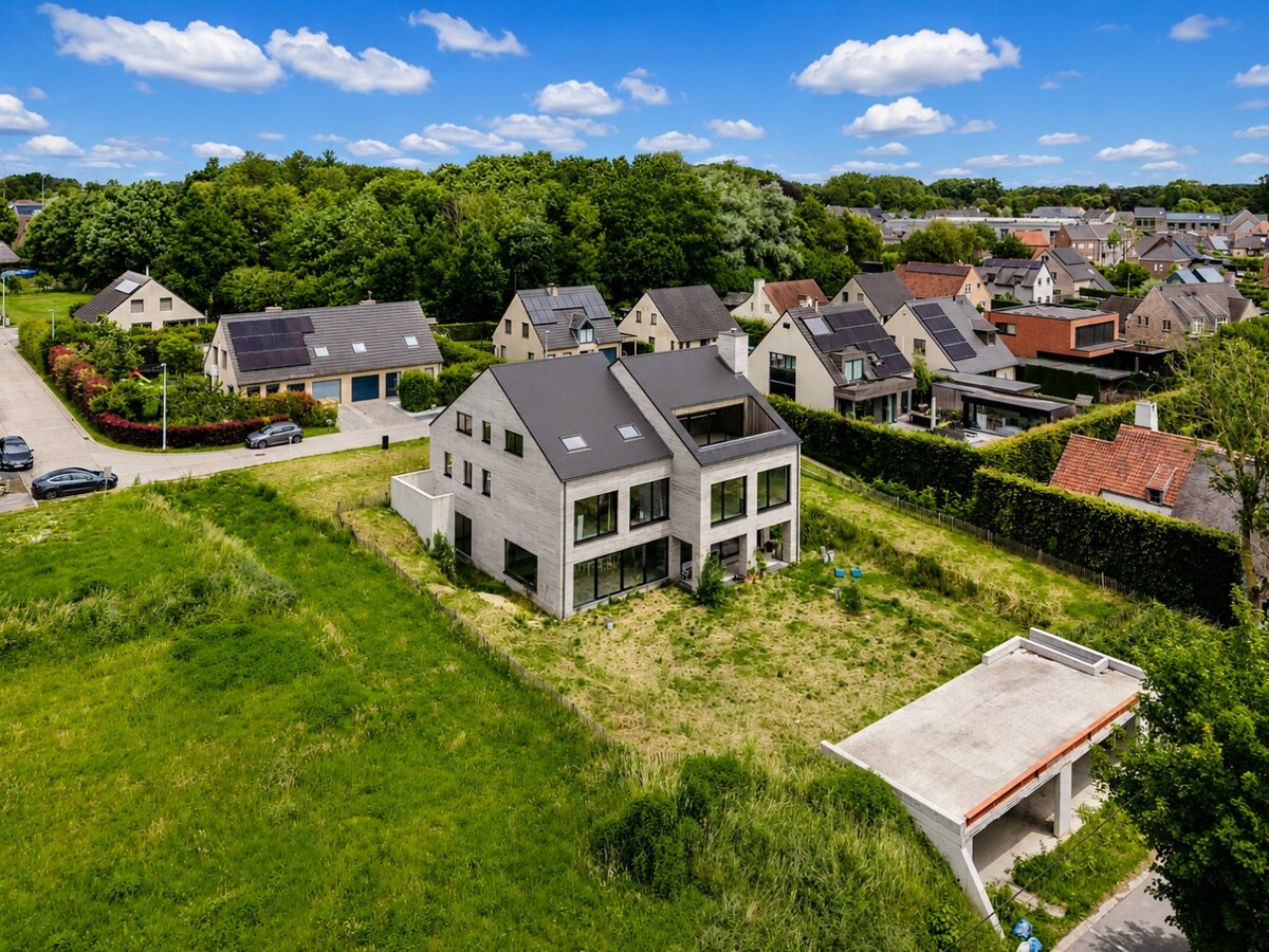 Moderne casco-nieuwbouw in 't groene Dikkelvenne. 