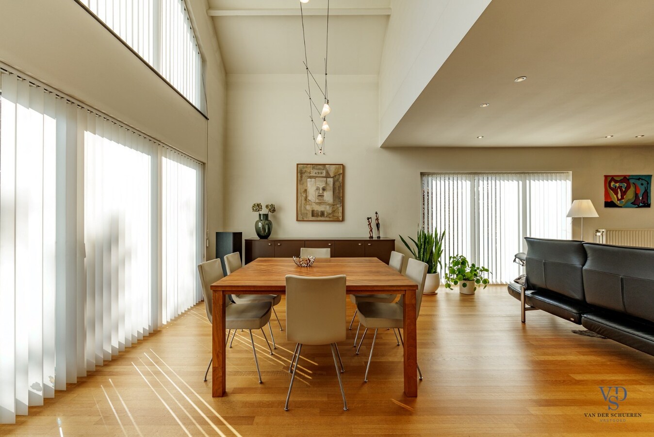 Ruim en eigentijds wonen. 