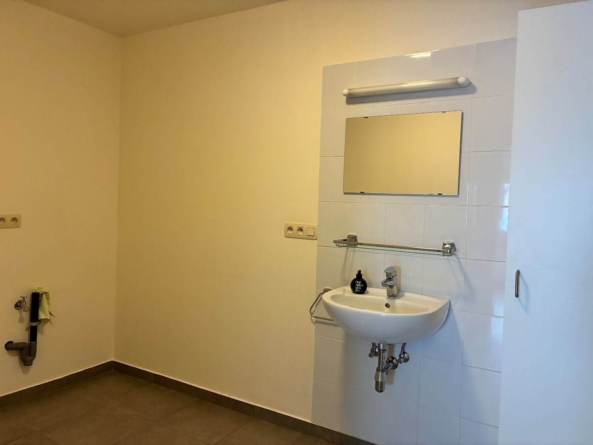 Gelijkvloers appartement mét ruim terras en garage 