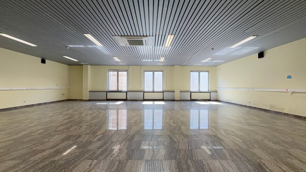 Budgetvriendelijke kantoren te huur vlakbij E17 in Deinze