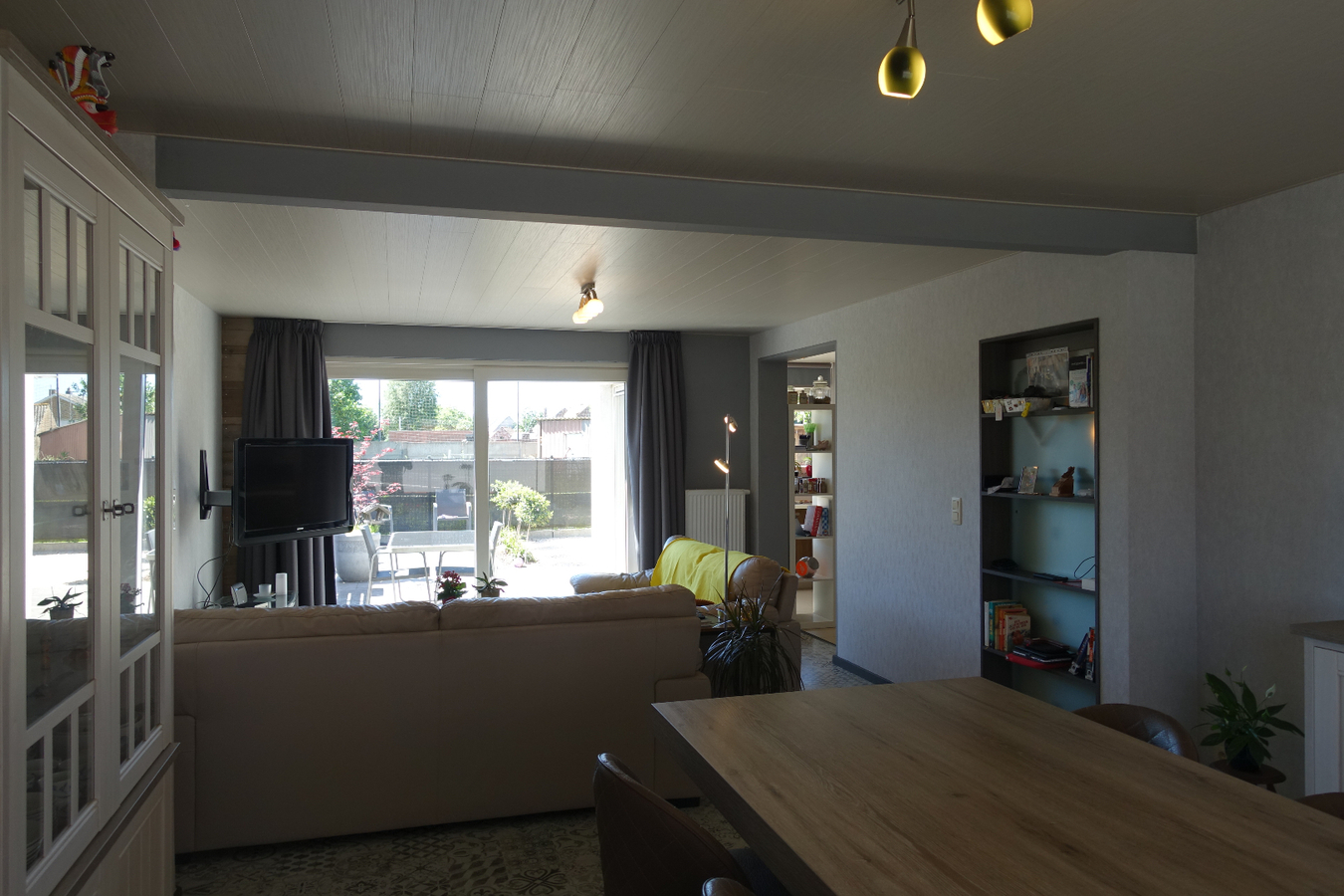 Instapklare woning met garage in centrum Zerkegem 