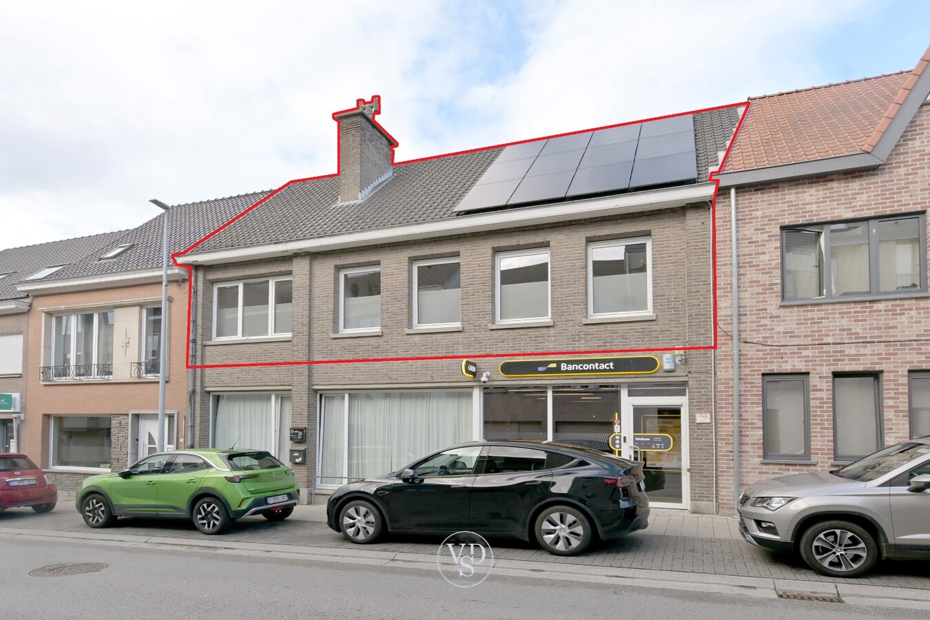 Exceptioneel ruim appartement in centrum Gavere. 