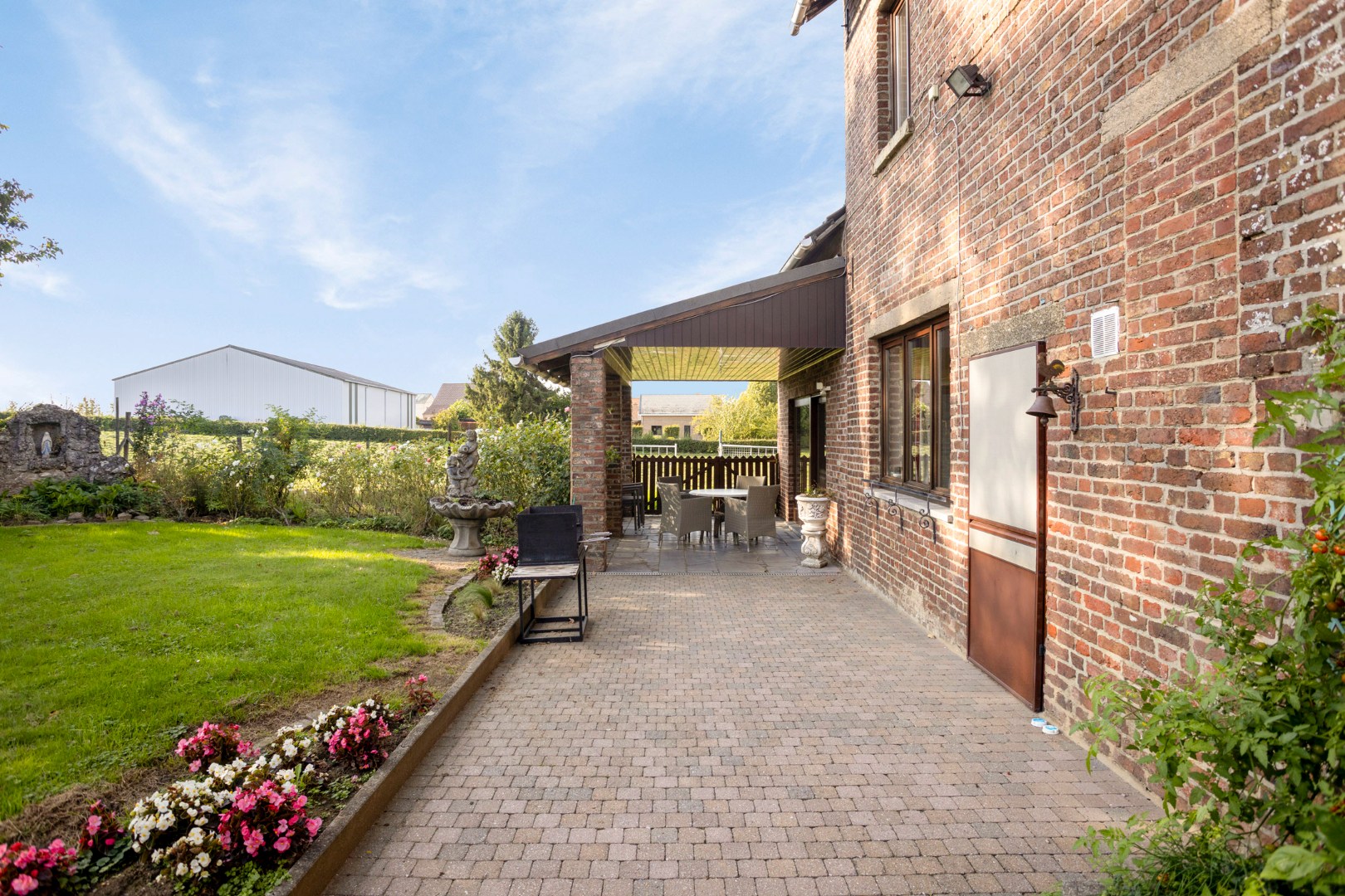 Tuin met overdekt terras