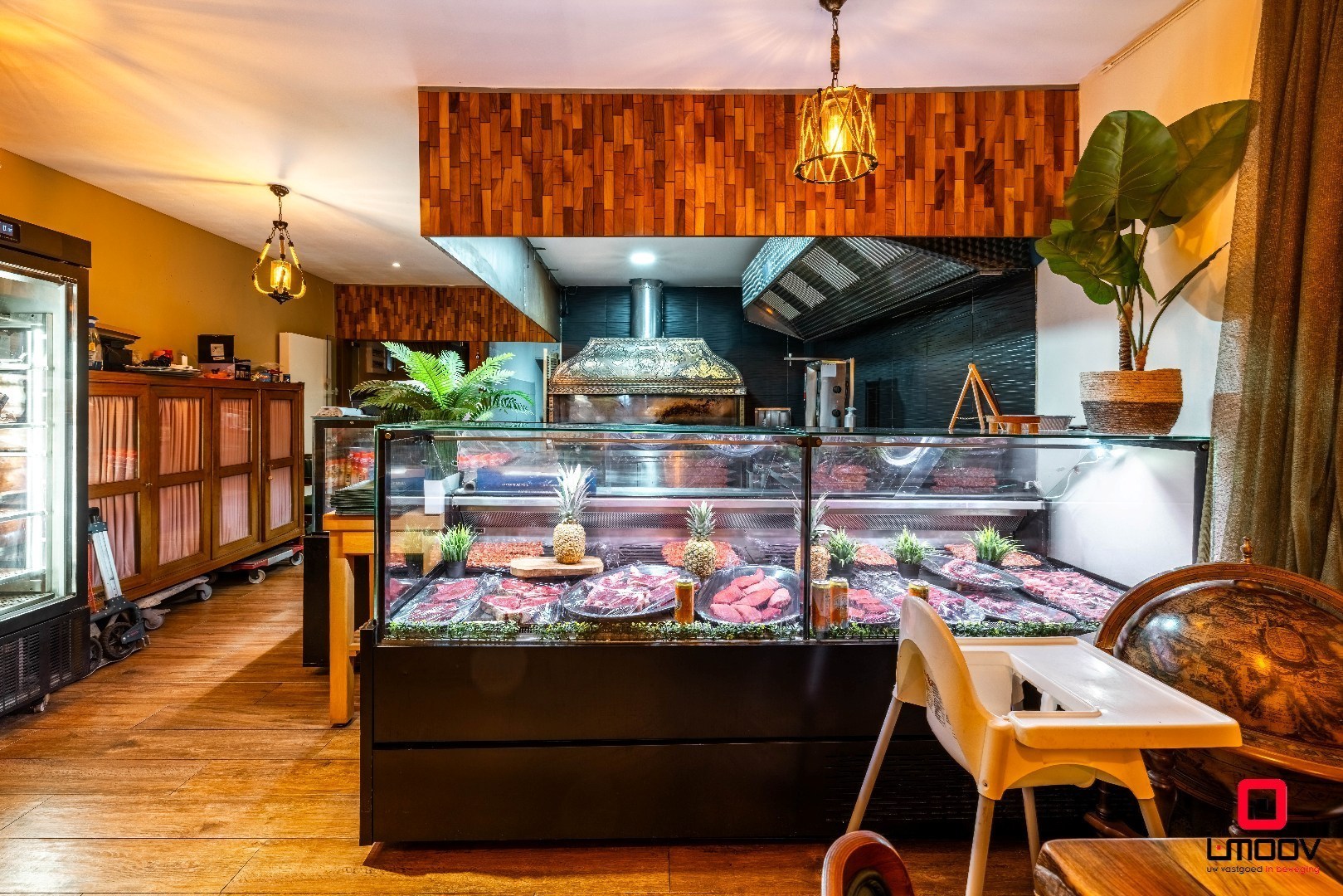 Uniek gemengd pand met commerciële invulling én ruime privéwoning in opkomende buurt van Gent 