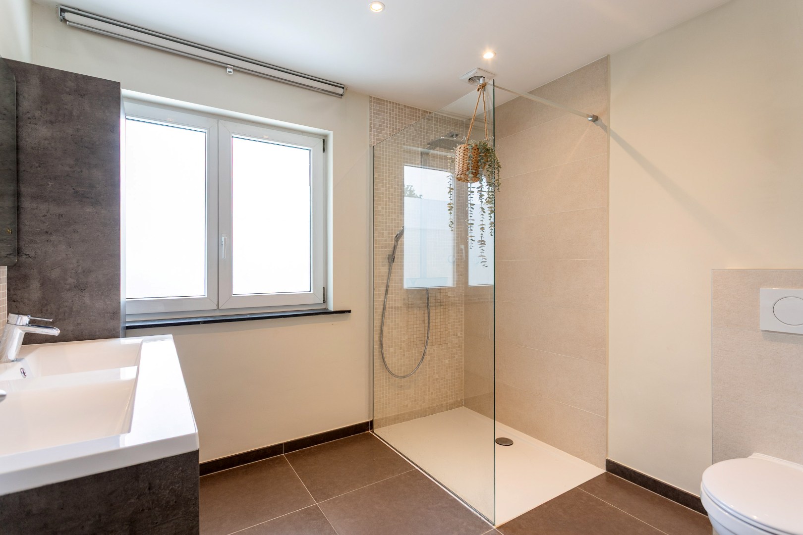 Instapklare woning met 3 slpk en garage te Alsemberg 