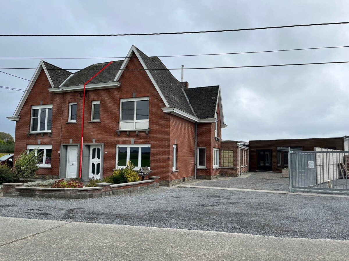 Ruime Half Open Bebouwing 