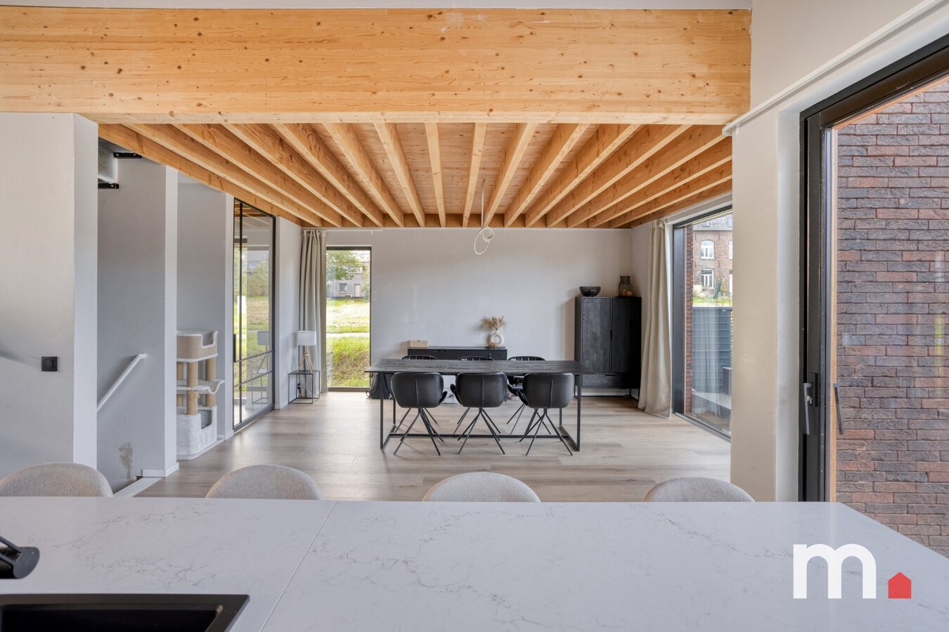 Unieke Villa te Lendelede met 5 slaapkamers met hoogwaardige afwerking ! 