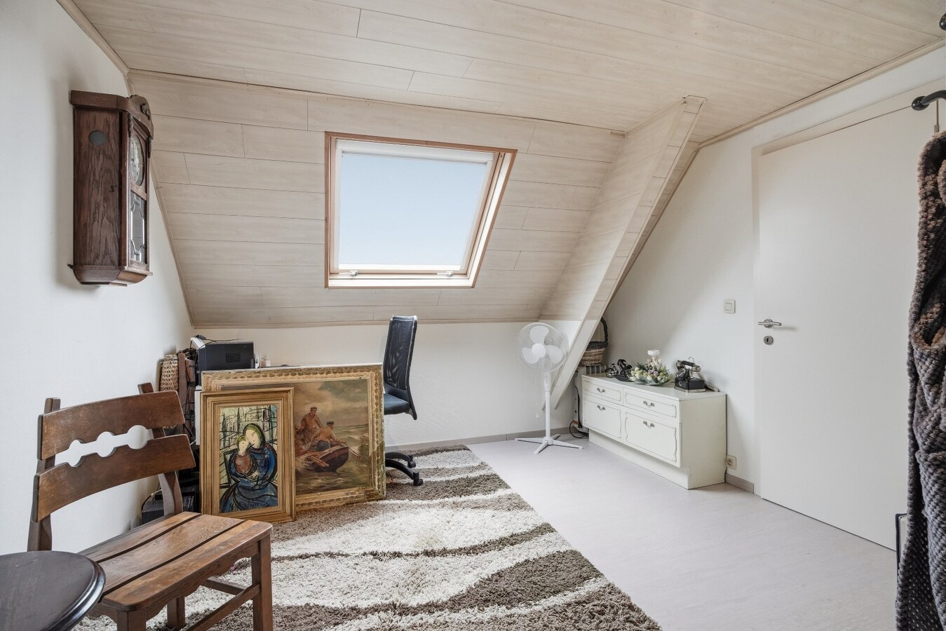 Rustig gelegen, alleenstaande woning op ruim perceel van 2210 m² 