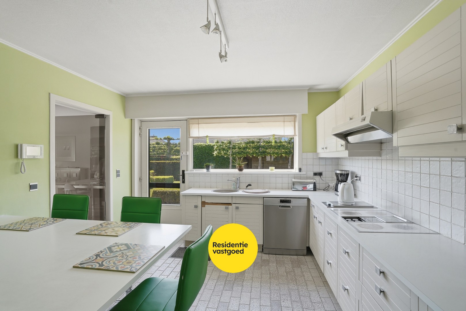 Alleenstaande woning met zonnige tuin op 980 m² 