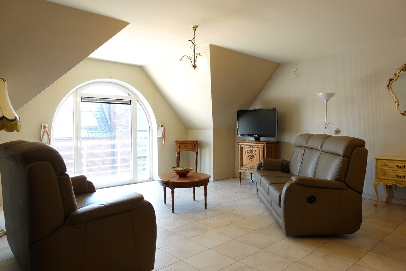 Ruim appartement te koop in Residentie Permeke op een uitstekende locatie te Jabbeke 