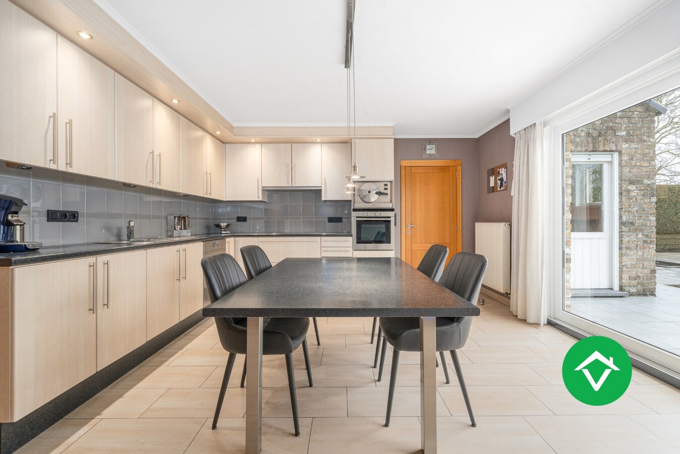 Alleenstaande woning met 4 slaapkamers te Ichtegem 