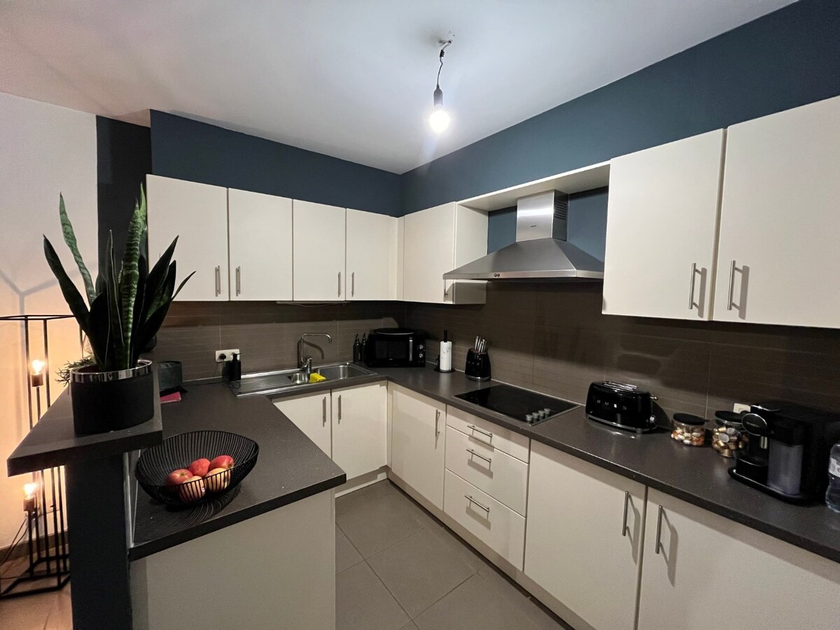 Modern appartement in hartje Dikkelvenne 