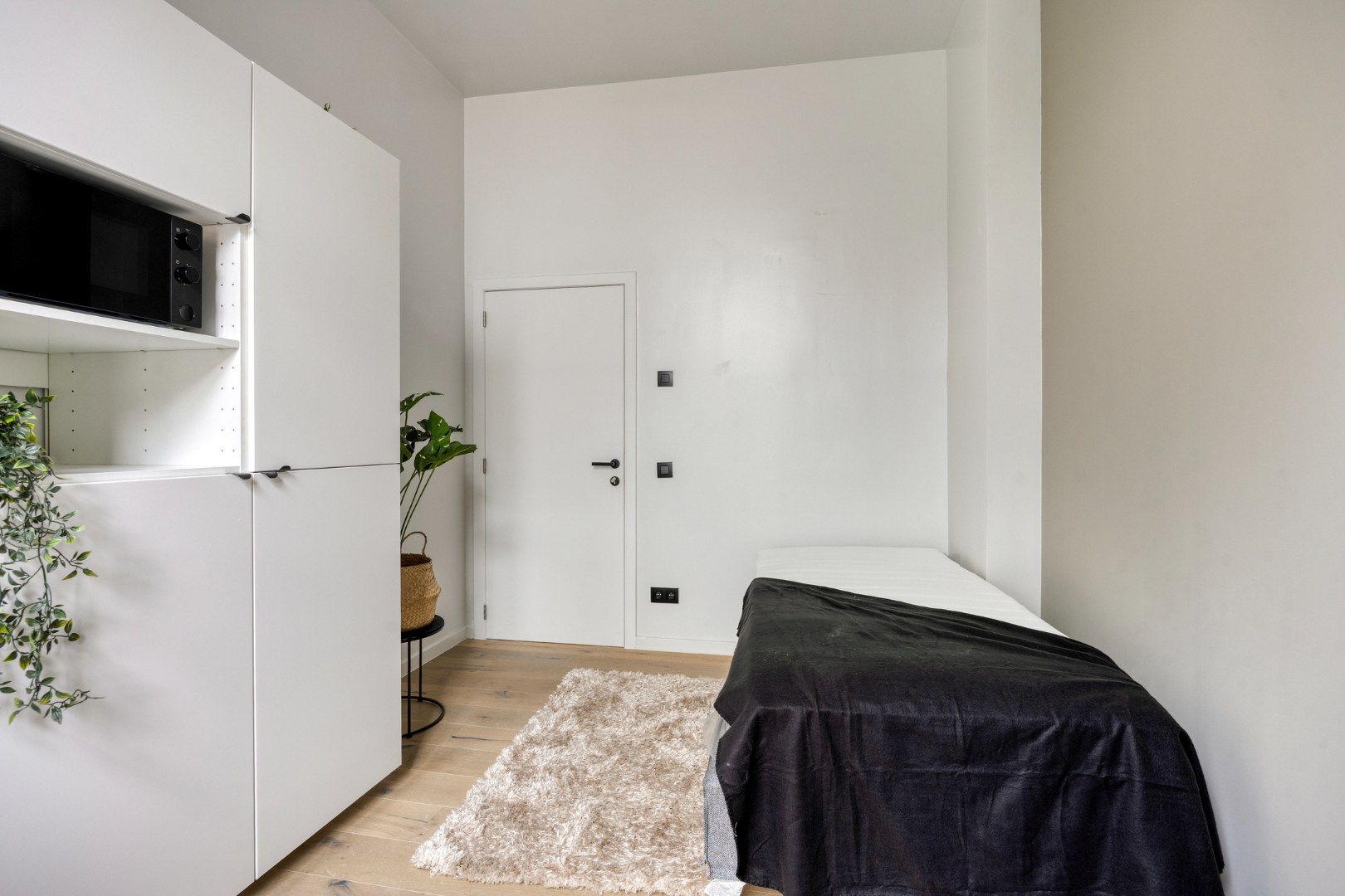 Volledig gerenoveerde en gemeubelde studentenkamers met privé-sanitair. 