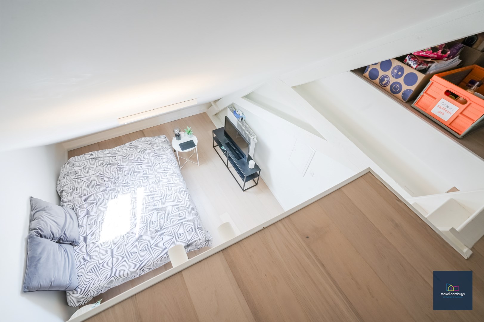 Instapklare studio nabij de Zuid en Sint -Annaplein. 