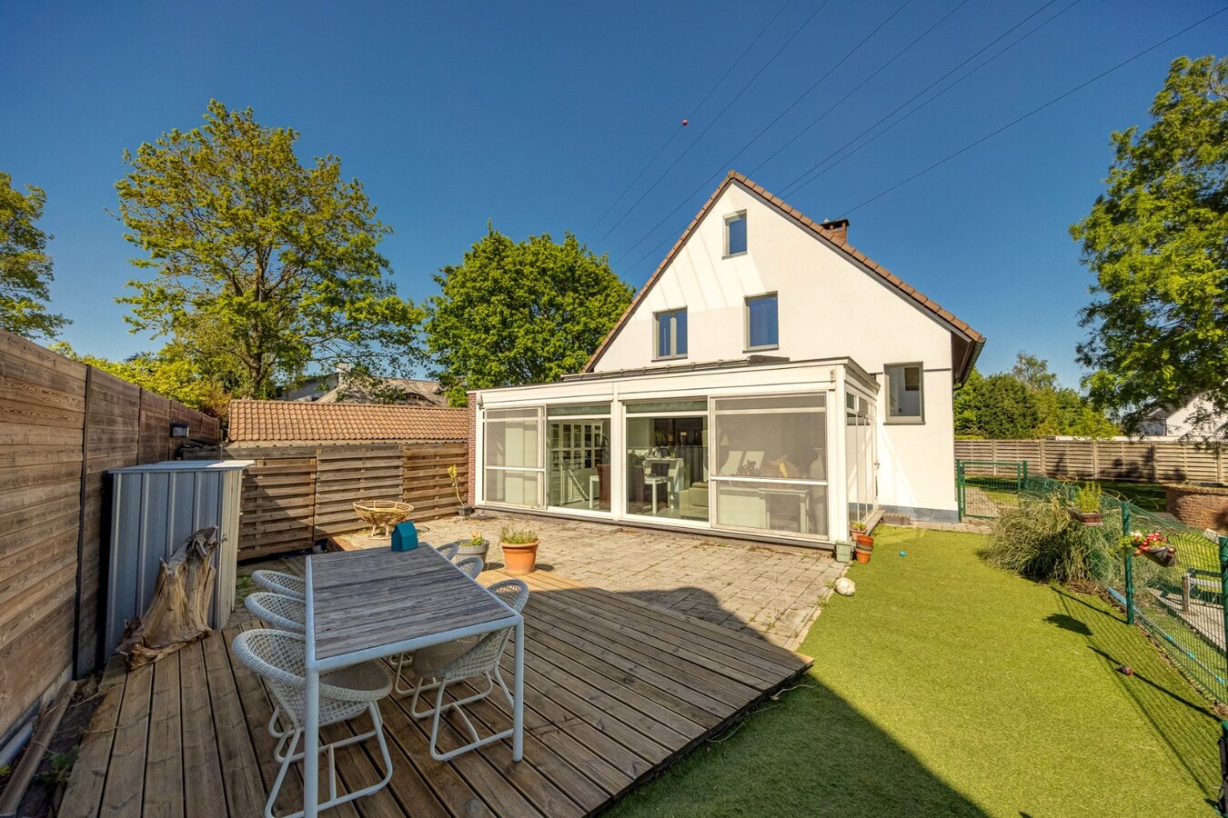 Woning met 3 slaapkamers op perceel van 1002 m² 