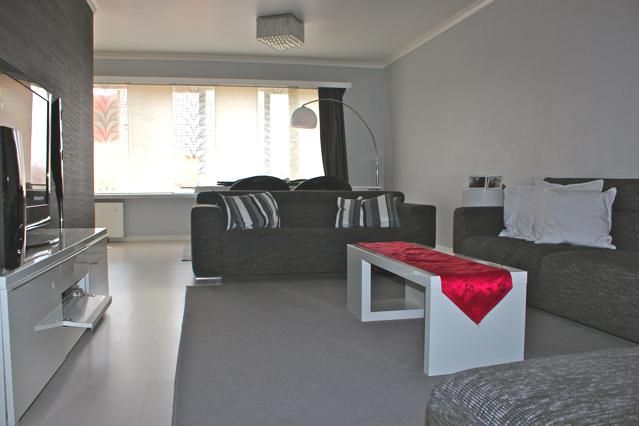 Degelijk en zonnig tweeslaapkamer-appartement, zeer gunstig gelegen 