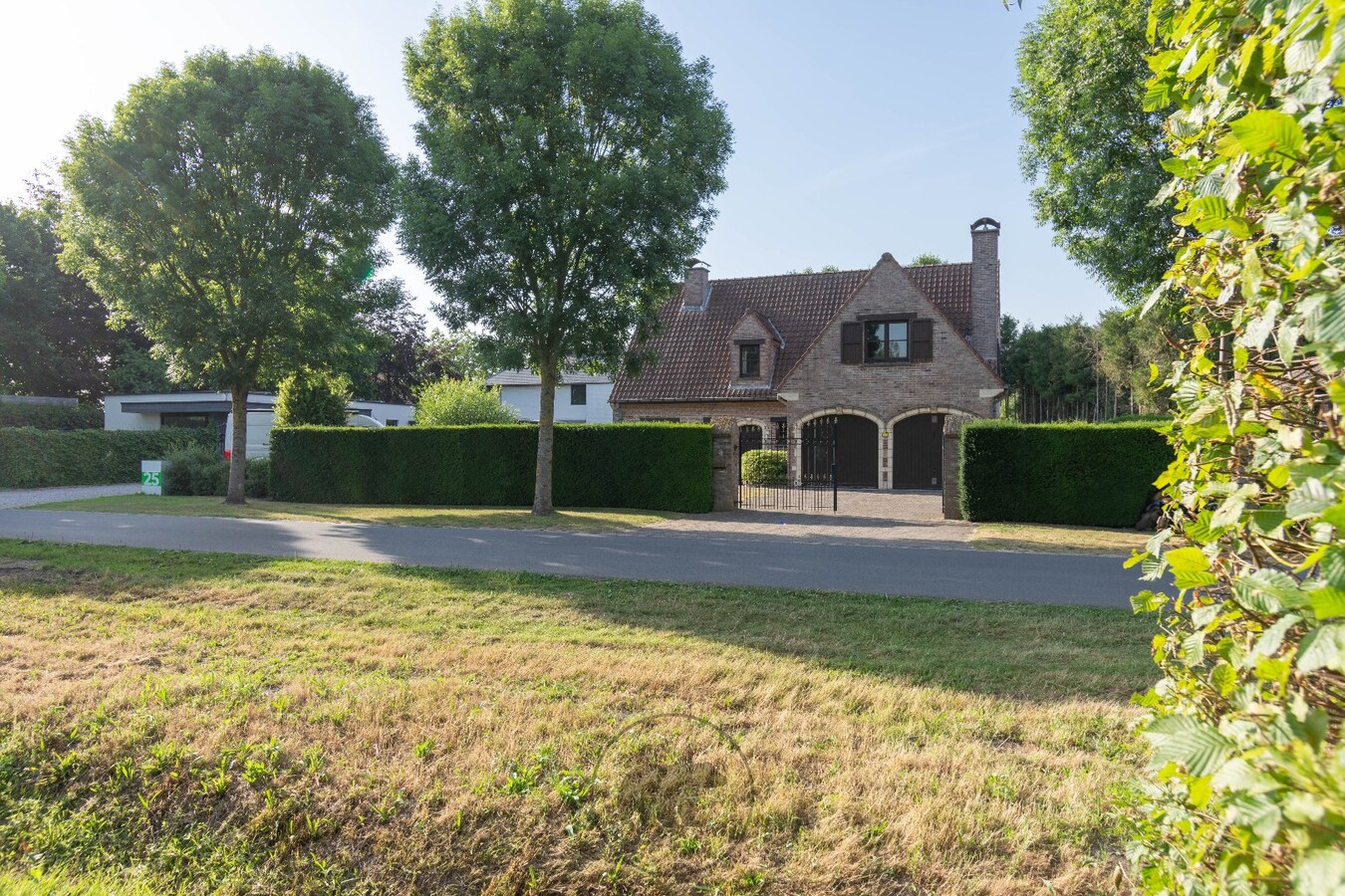 Tijdloze villa op ruim perceel te Destelbergen 