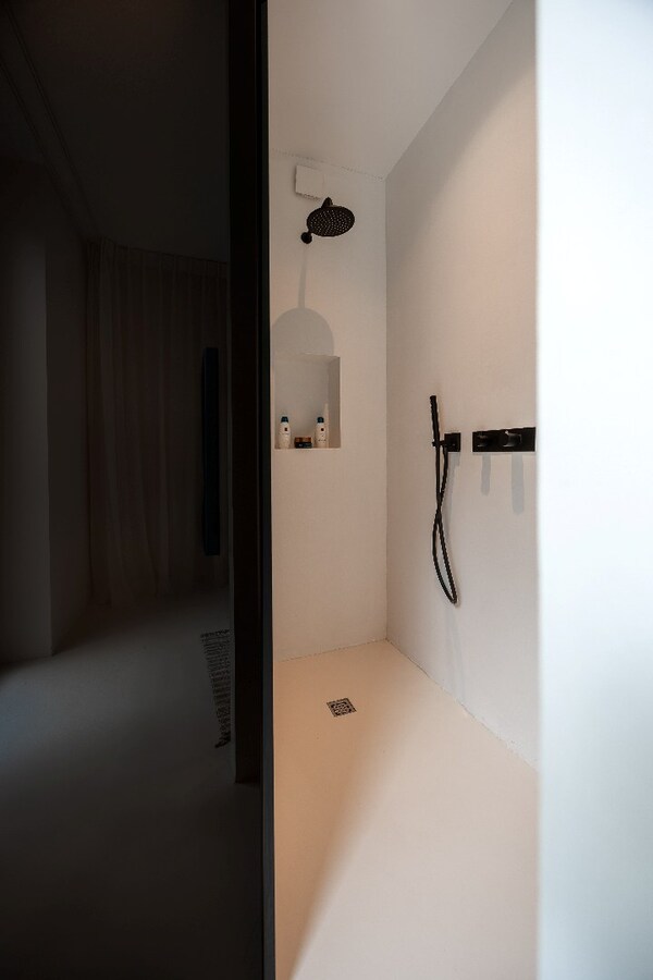 Moderne gelijkvloerse designvilla in exclusief privédomein 