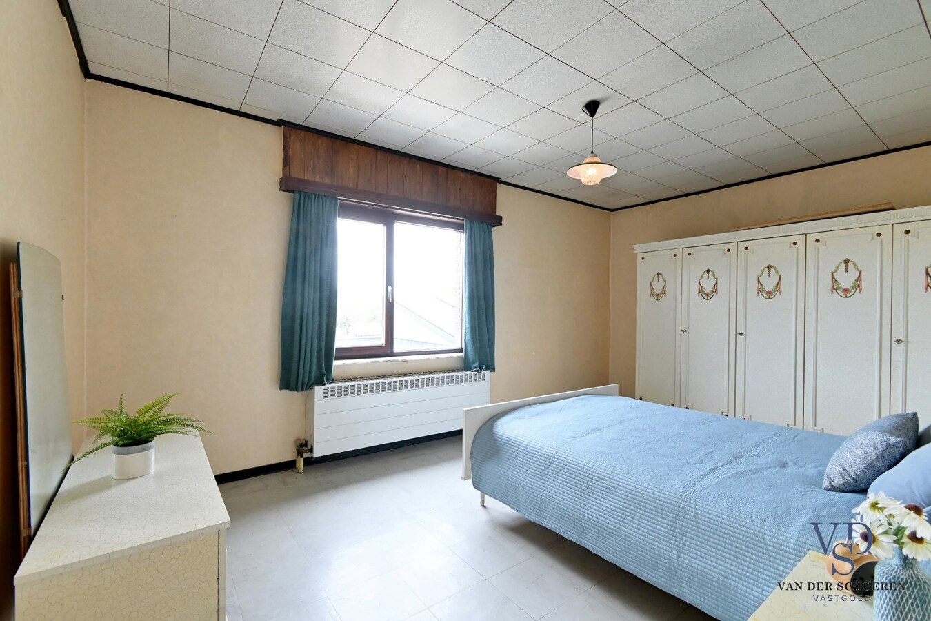 Bijzonder ruime, praktisch ingedeelde gezinswoning 