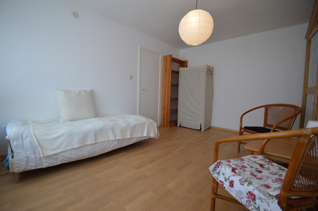 Zeer ruime woning met tuin - Heist 