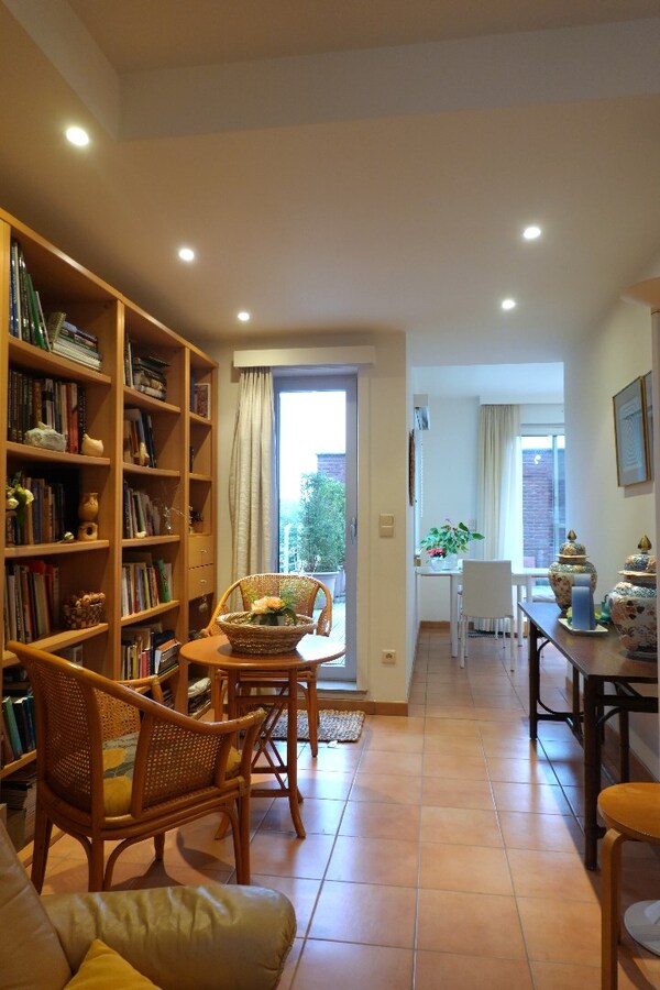 Lichtrijk en ruim appartement met garage (EPC: B) 