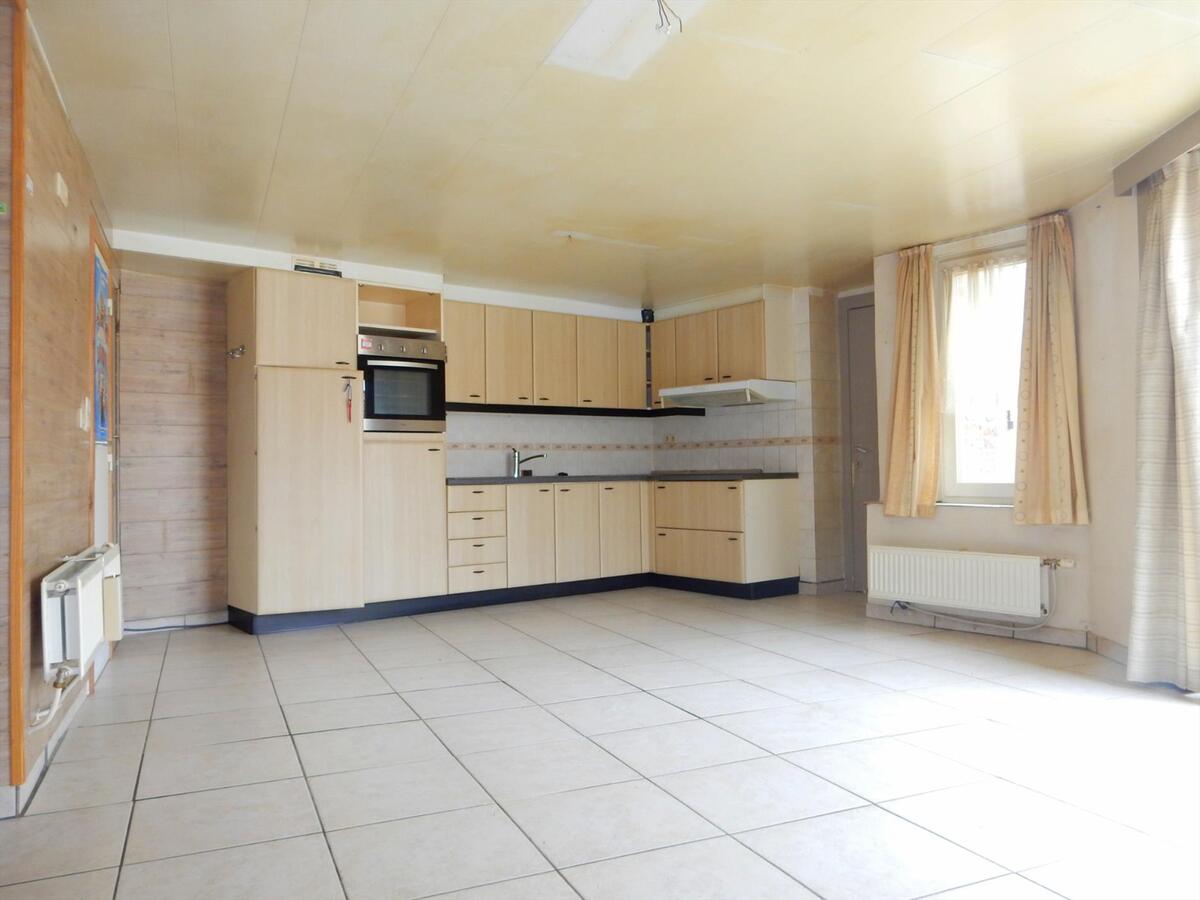 Ruime woning met een zeer groot terras 