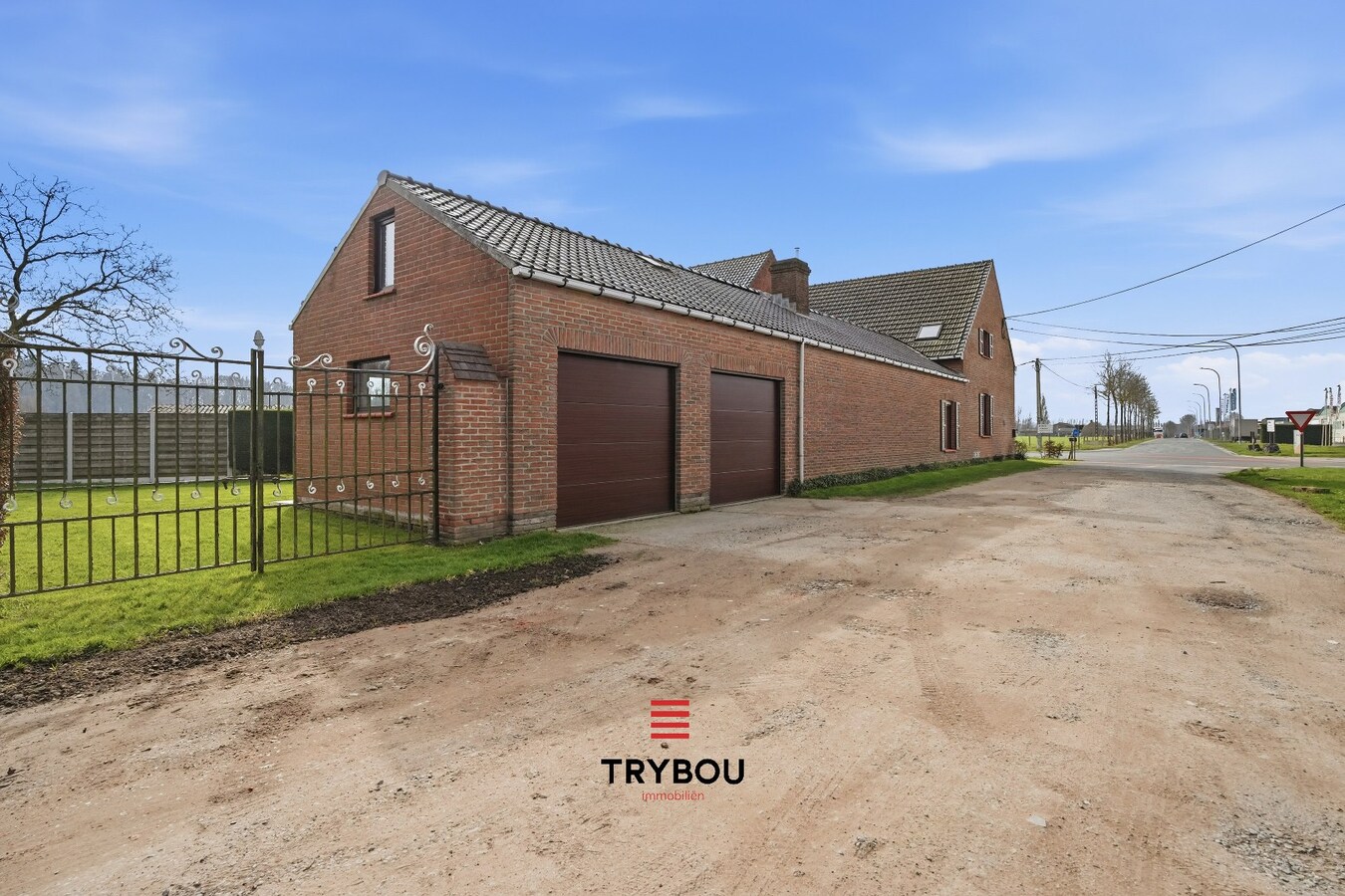 Ruime halfopen woning met 6 slaapkamers in Houthulst! 