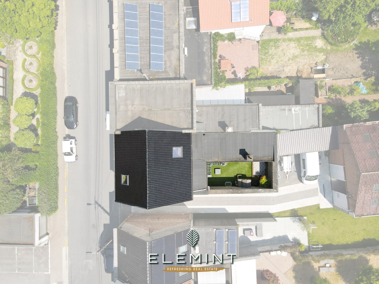 Klassevol en luxueus gerenoveerde hoekwoning op wandelafstand centrum Zwevegem 