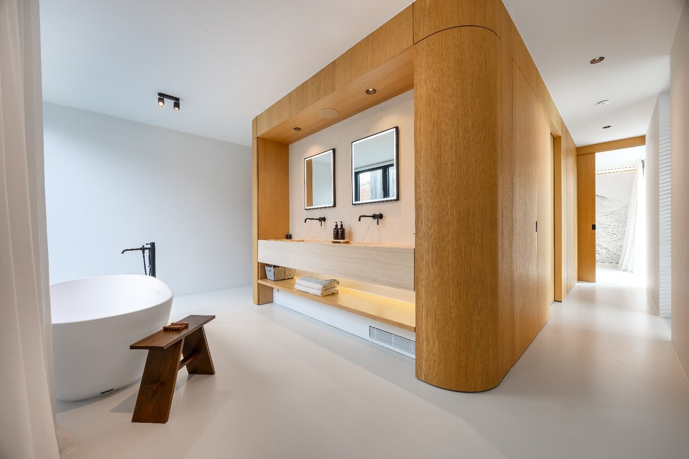 Moderne gelijkvloerse designvilla in exclusief privédomein 