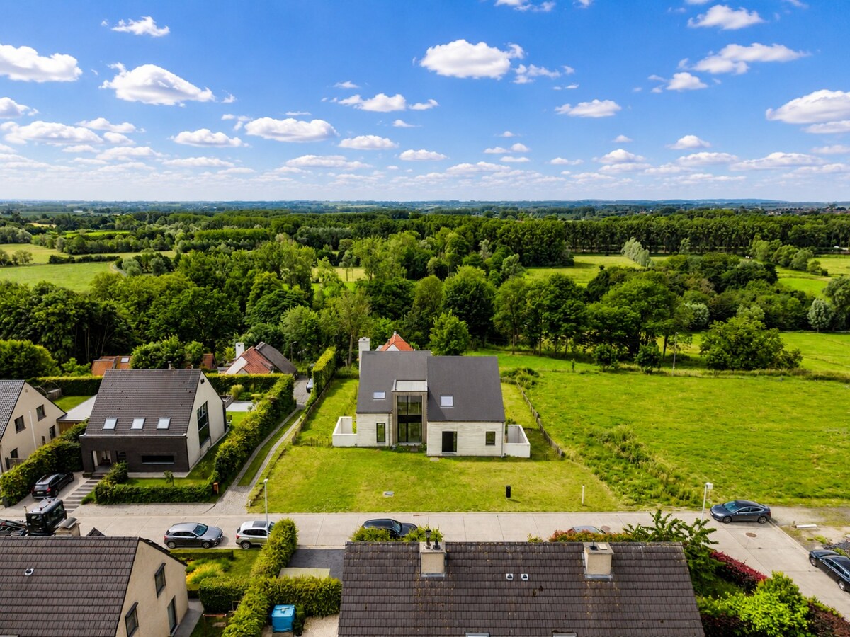 Moderne casco-nieuwbouw in 't groene Dikkelvenne. 