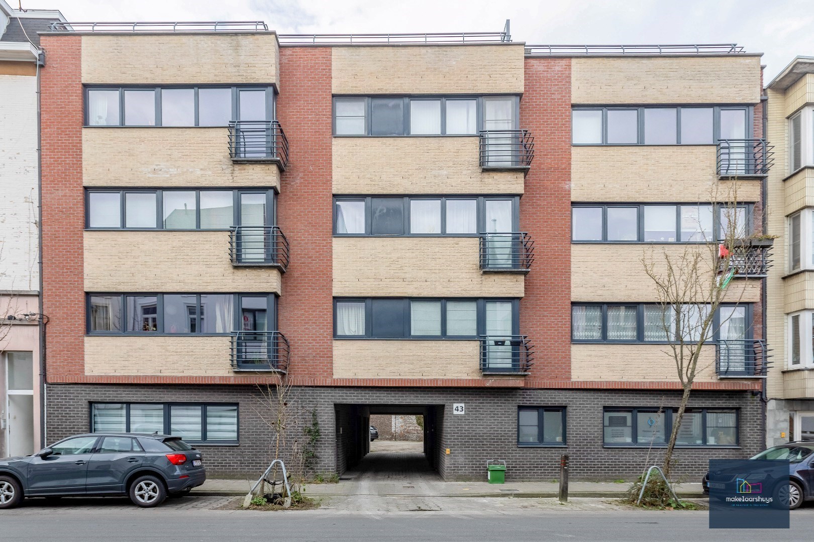 VERKOCHT Zeer verzorgd 1-slaapkamerappartement met terrasje en staanplaats 