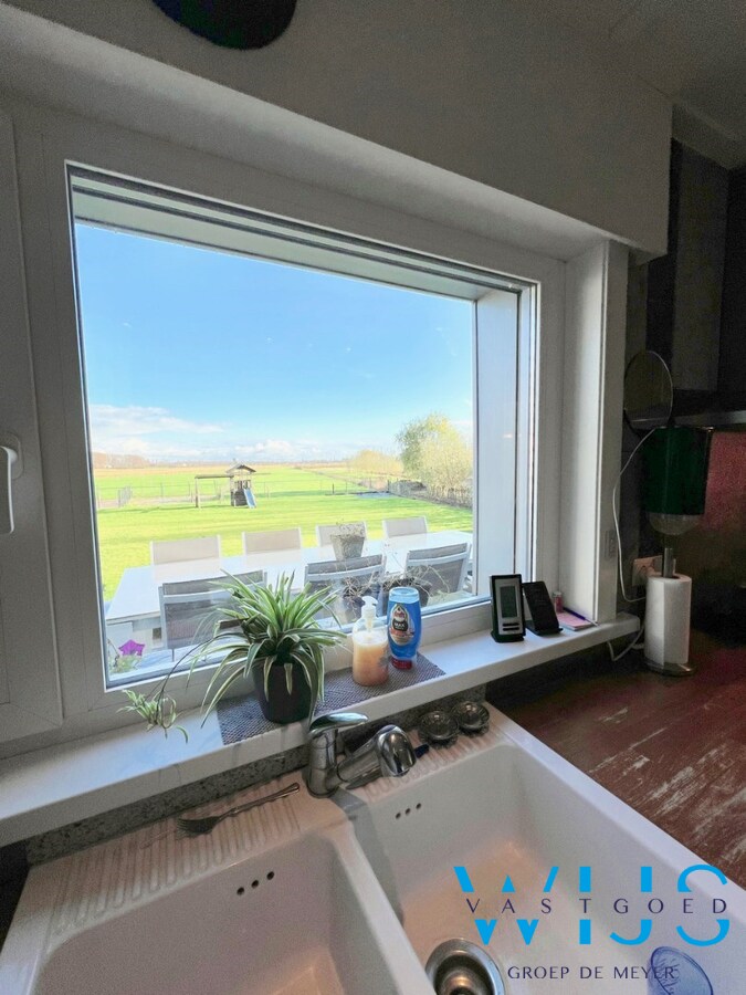 Instapklaar woonhuis op 17.400 m² grond te ASSENEDE ! 