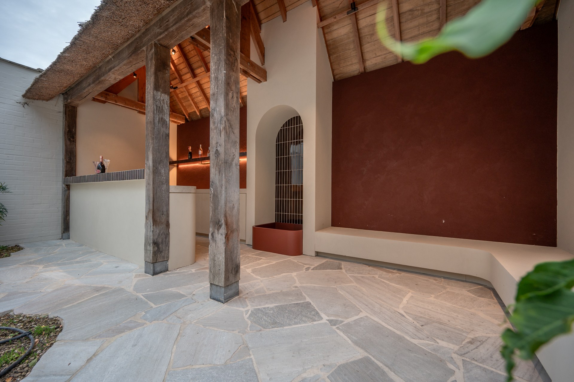 Luxe, comfort kortom een prachtig gerenoveerde woning in hartje Knokke. 