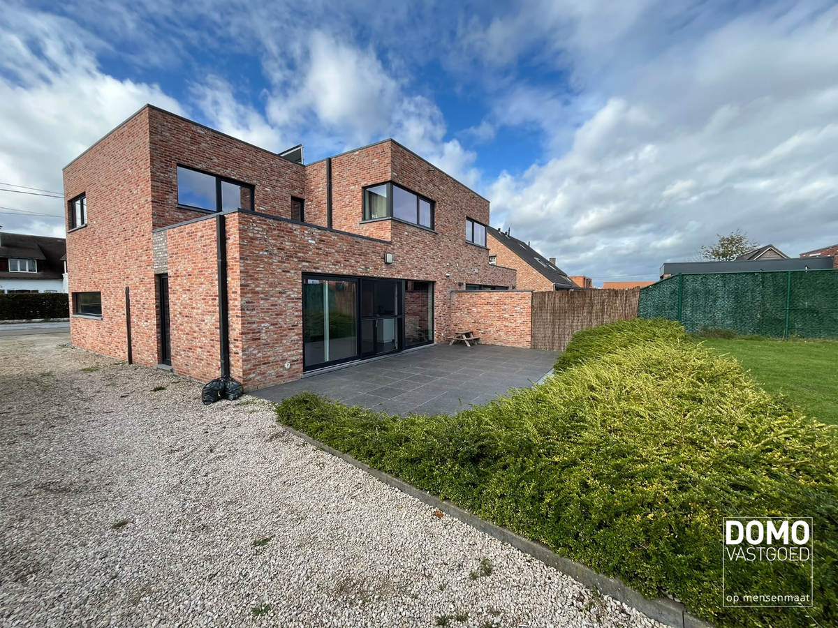 MODERNE ENERGIEZUINIGE WONING MET 3 SLAAPKAMERS EN RUIME TUIN IN SCHAKKEBROEK 