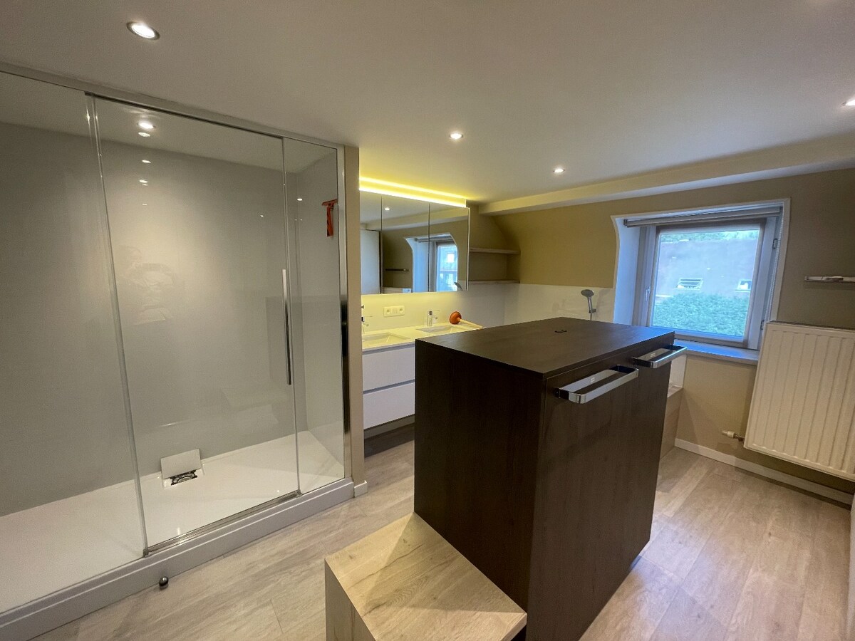 Stijlvol duplexappartement met verrassende buitenruimte, 3 slpk. 