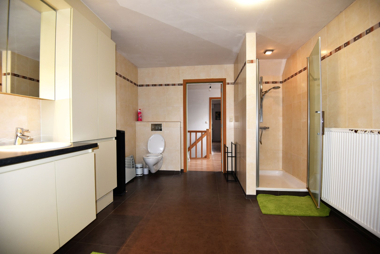 Ruime open bebouwing met 5 slaapkamers te Adegem 