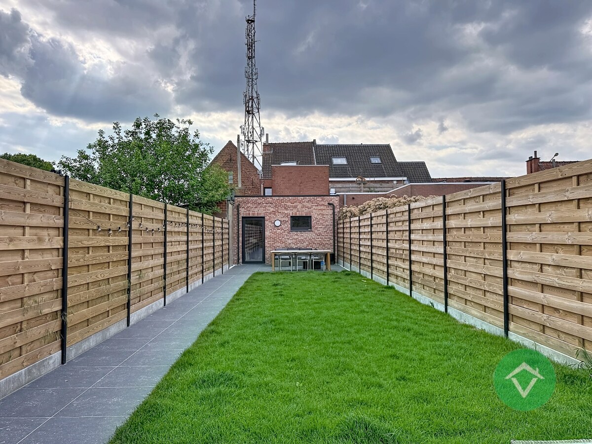 Instapklare woning met 4 slaapkamers en tuin te huur in Roeselare 
