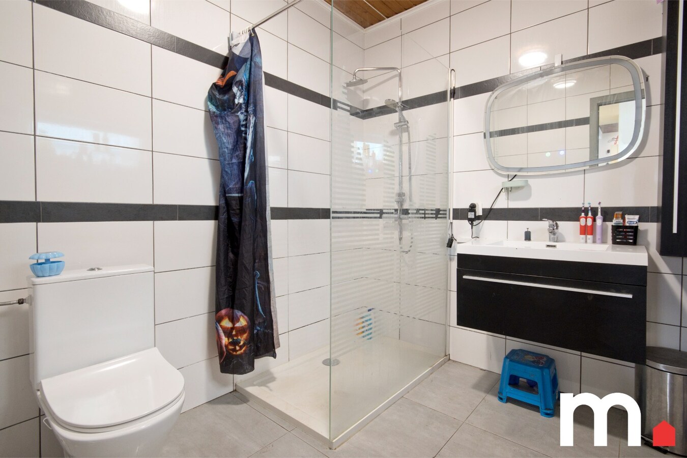 Knusse rijwoning nabij het centrum van Roeselare ! 