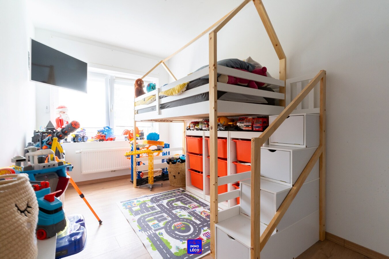 Maison entièrement rénovée avec jardin, garage 3 voitures, COUP DE COEUR ! 