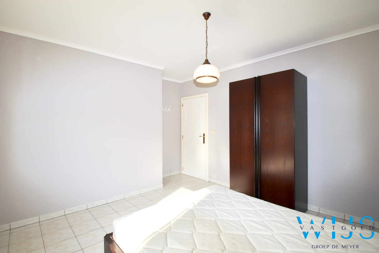 Leuke gezinswoning met 4 slaapkamers &amp; tuin te Oosteeklo ! 