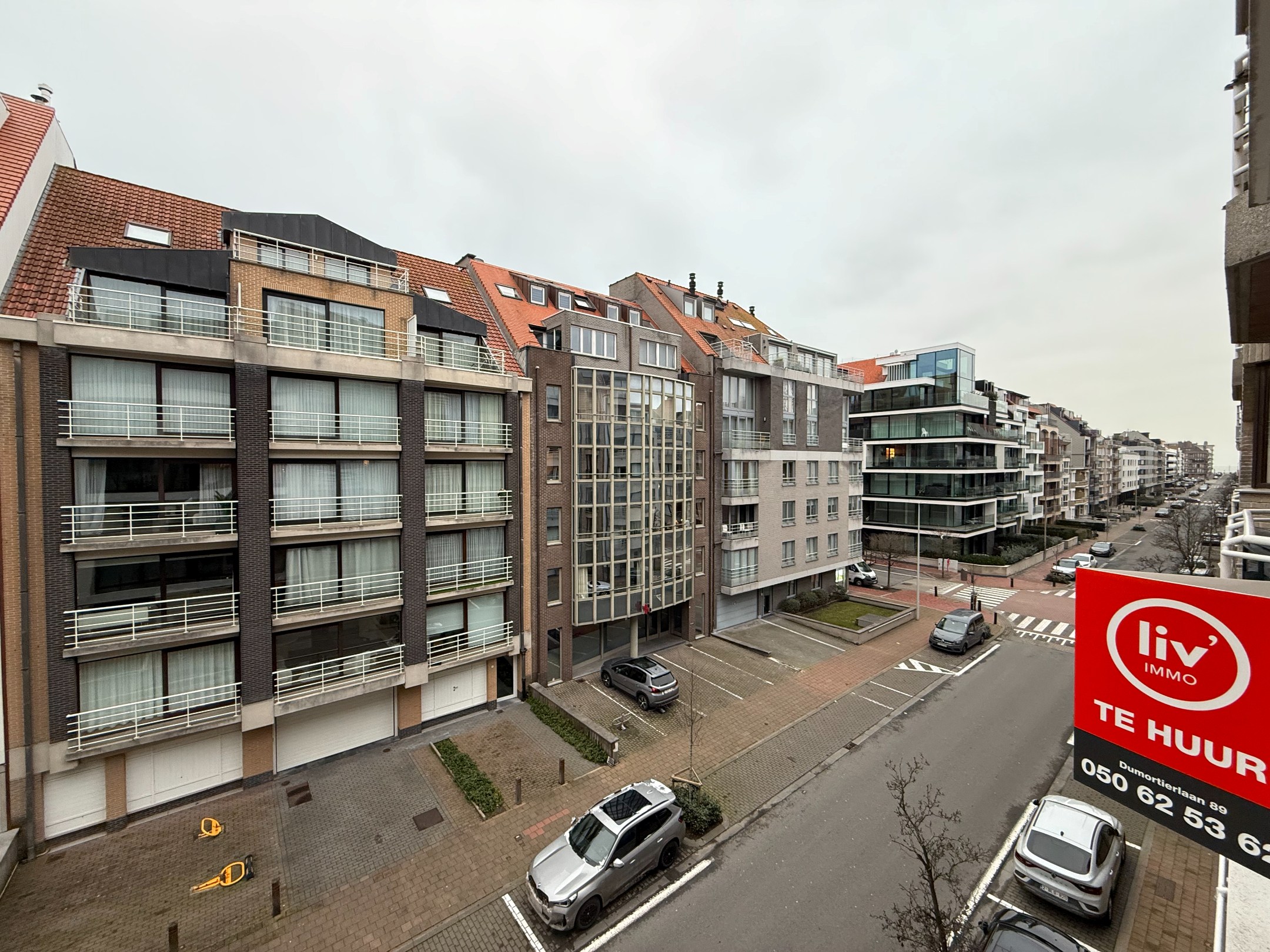 Non-meublé - Charmant appartement à louer avec 2 chambres situé dans une résidence récente sur l'avenue Léopold à Knokke. 
