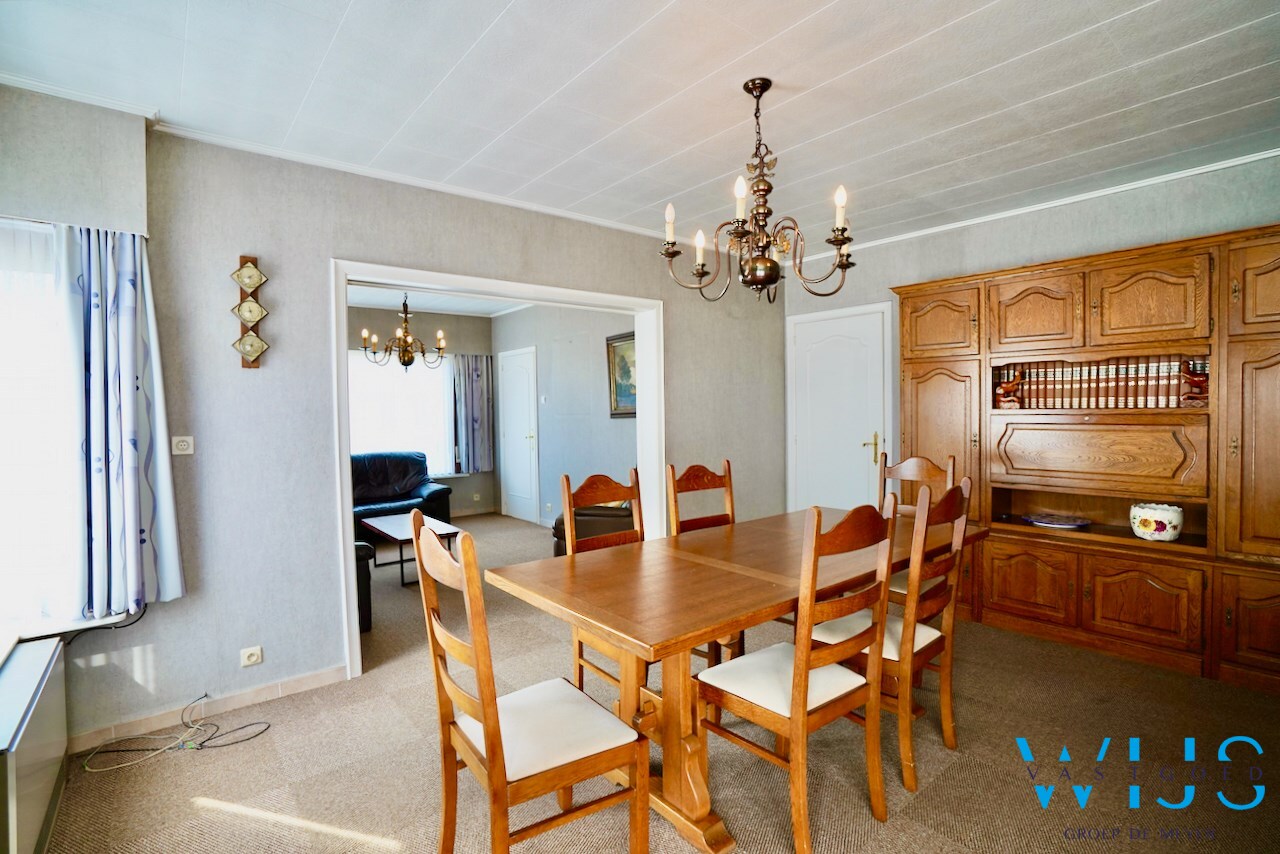 Stevig woonhuis centraal in Ertvelde ! 