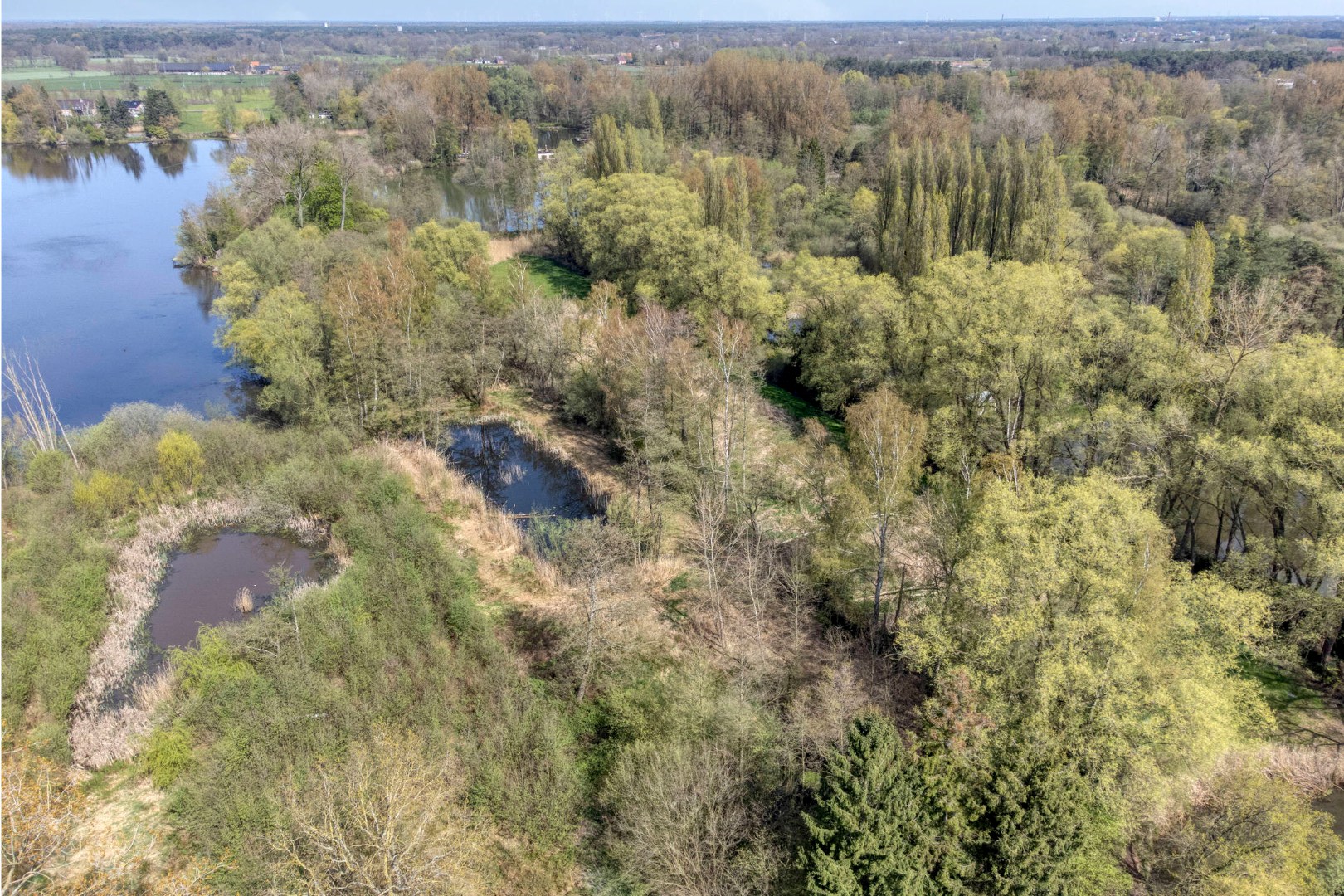 Prachtig perceel met vijvers op unieke ligging in Geel 