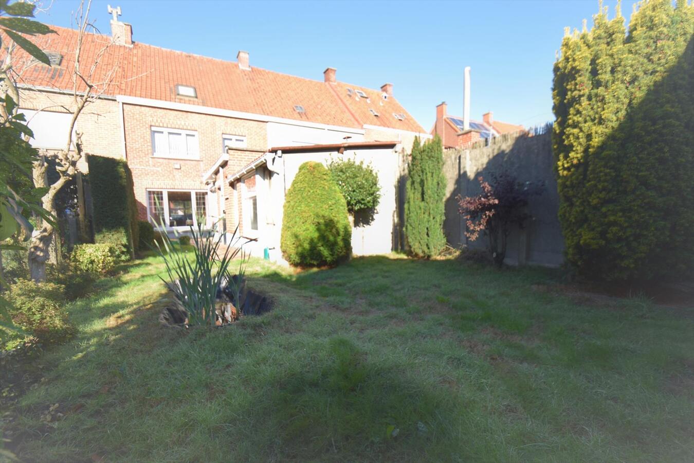 Charmante, degelijke en lichtrijke 3-slpk-woning met aangename tuin 