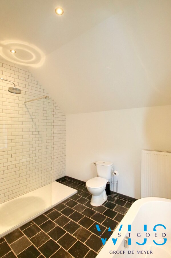 Instapklaar woonhuis op perceel van 450m² te ERTVELDE ! 