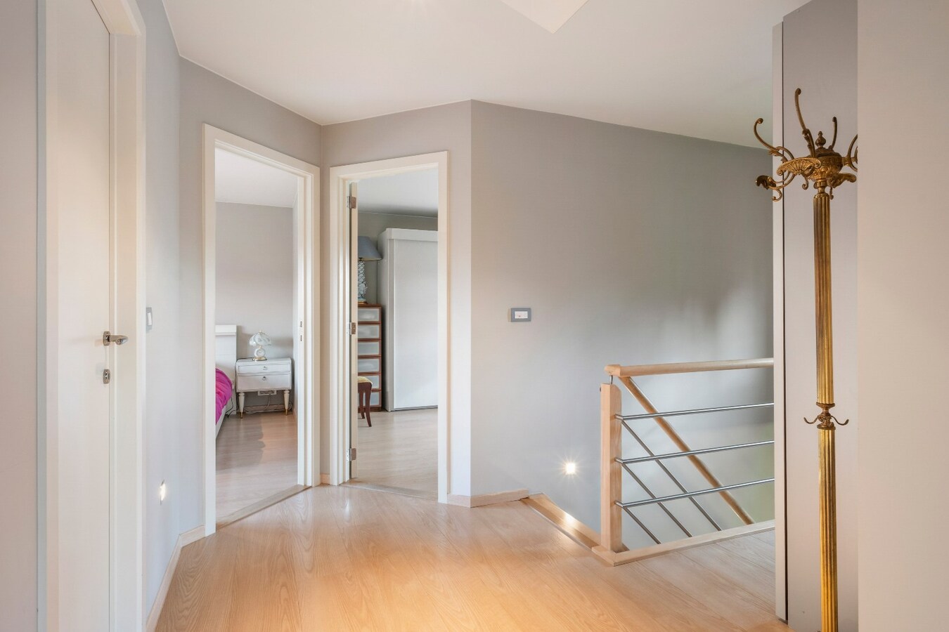 Stijlvolle villa met zwembad op rustige locatie te Bissegem/Heule te koop ! 