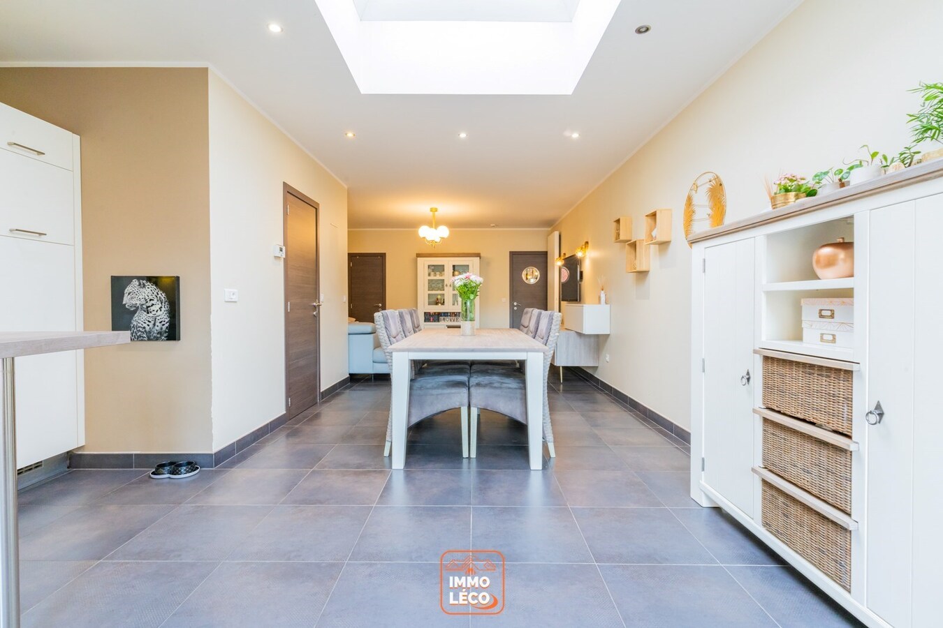 Maison 4 chambres avec commerce, plein centre-ville ! 