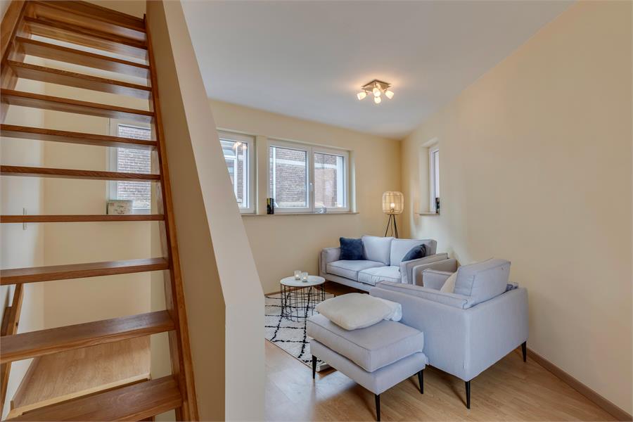 Volledig gerenoveerde woning op ideale locatie!! 