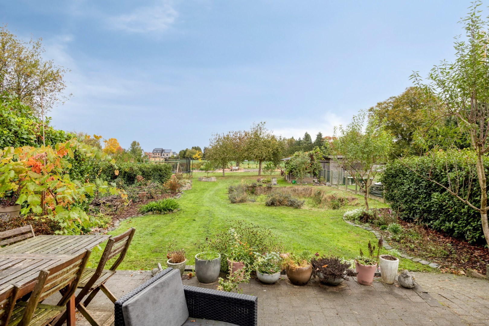 Open bebouwing met 4 slaapkamers, bureau, garage en prachtige tuin in Boutersem – EPC 158 kWh/m² - bewoonbare opp. 282 m² 