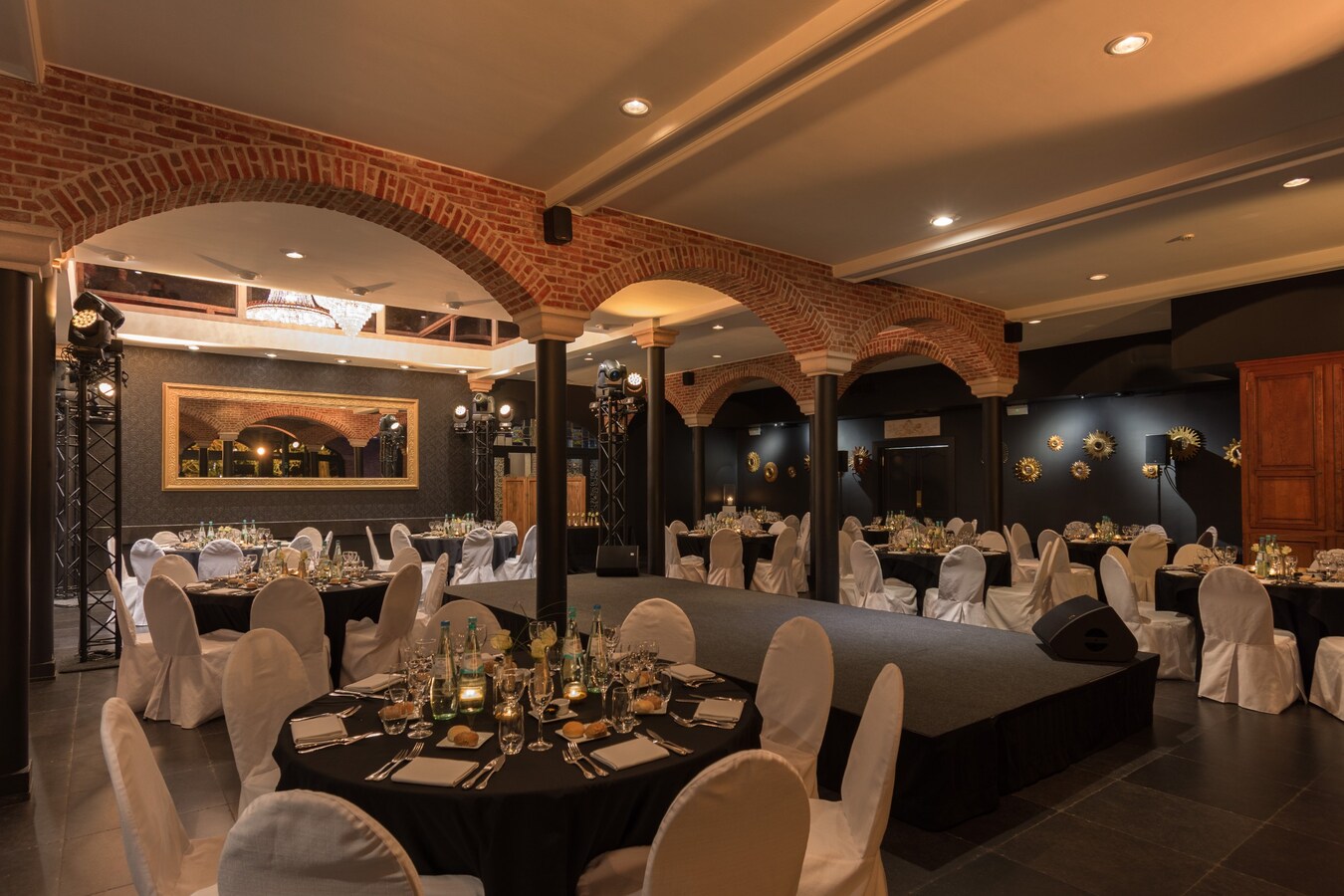 Multifunctioneel en prestigieus kasteeldomein "Kasteel van Saffelaere" 